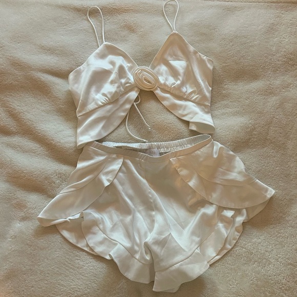LE ROSE Elegant White Set, worn once! - Picture 1 of 4